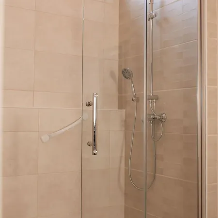 Avec Salle De Bain Privative 3* Tarbes