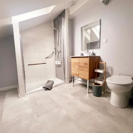 Avec Salle De Bain Privative 3* Tarbes